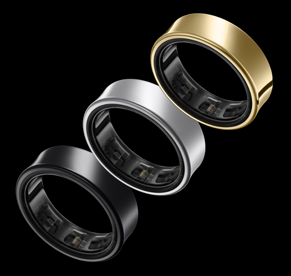 Der Samsung Galaxy Ring in den Farben Schwarz, Gold und Silber.