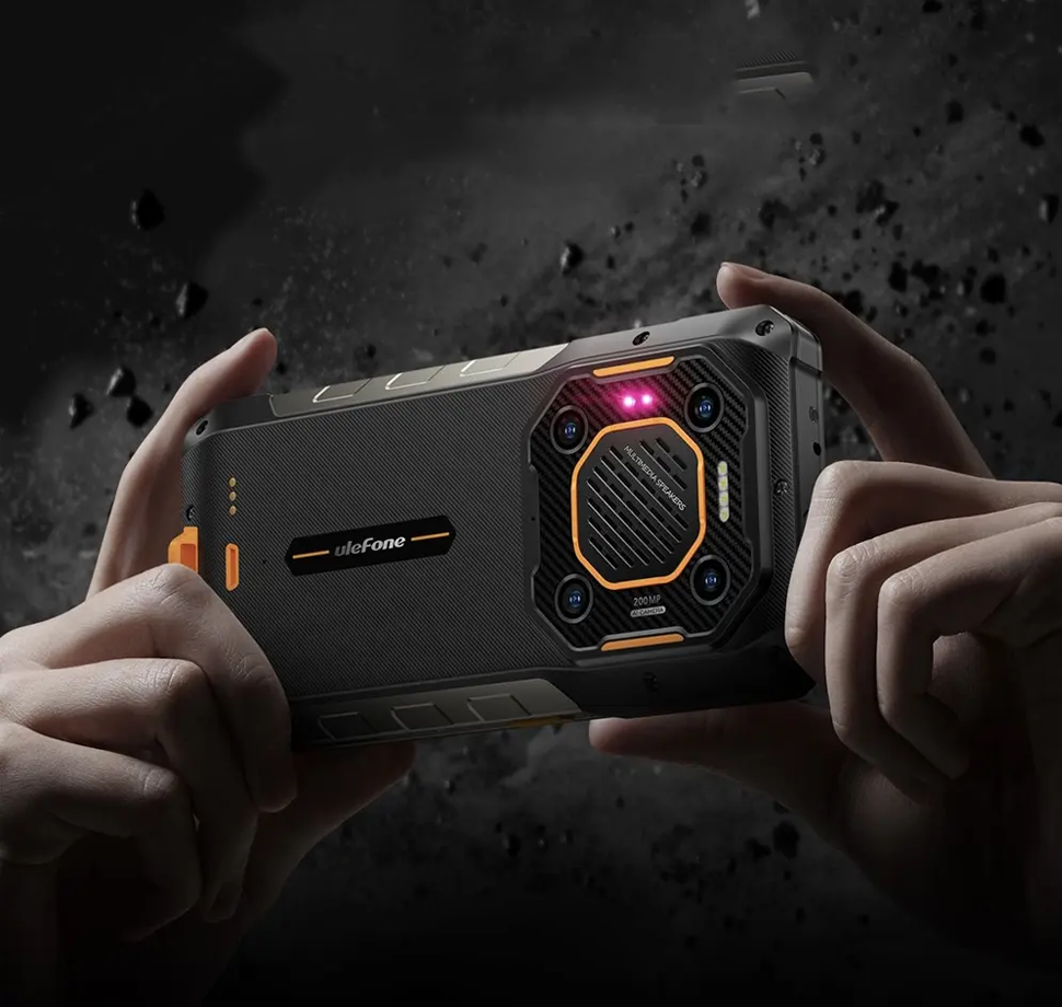 Die Kameras eines Rugged Smartphones werden gezeigt.